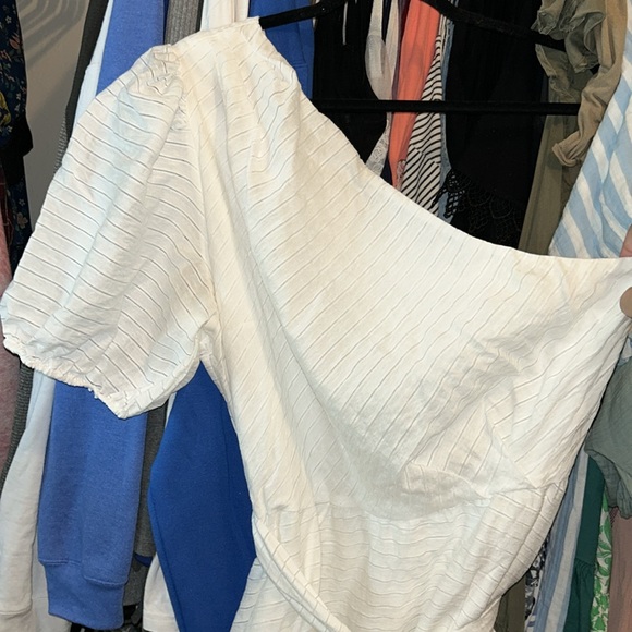 Women’s Dress - Picture 2 of 3